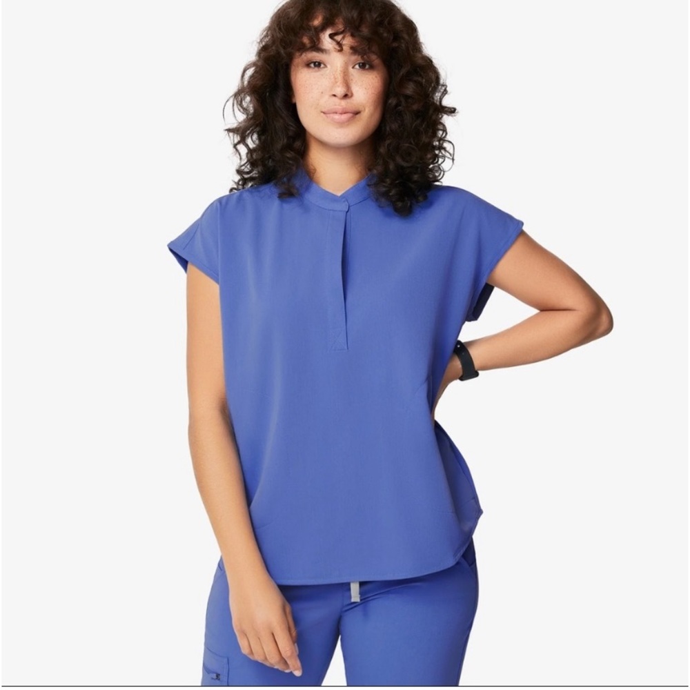 Figs set scrubs (two pieces) Technical collection. olive color pants and shirt.